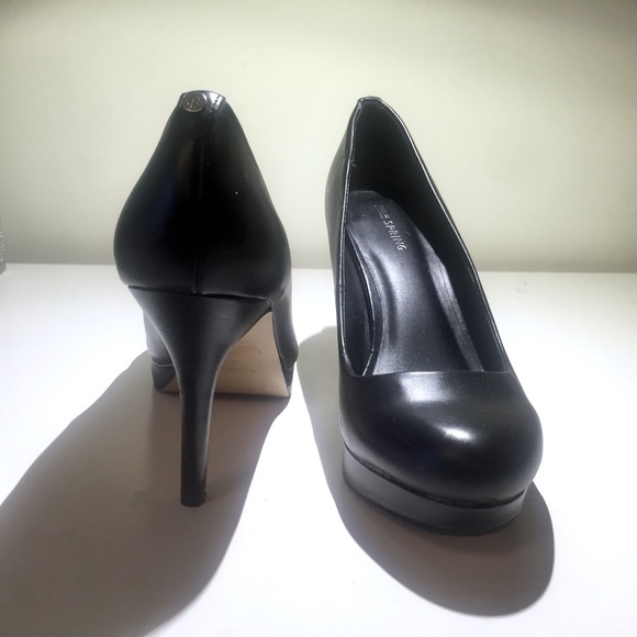 SPRING Black Pumps - 4 inch heel, platform, round - Picture 3 of 3
